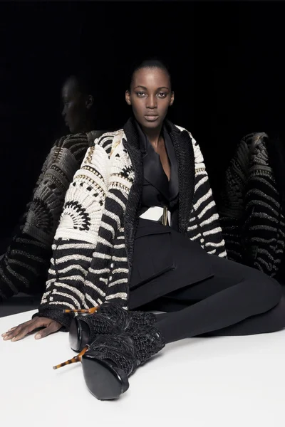 Look 15